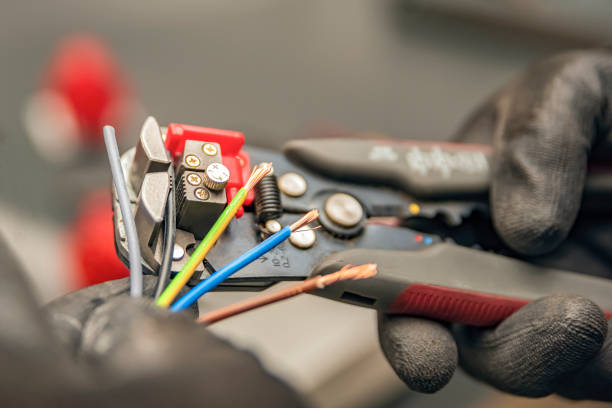Best Electrical Installation Contractor  in Freeport, TX